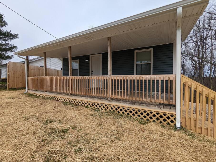 Summerlee Suite - Beautiful Remodeled Farmhouse Oak Hill Exterior foto