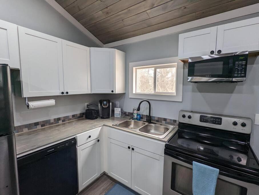 Summerlee Suite - Beautiful Remodeled Farmhouse Oak Hill Exterior foto